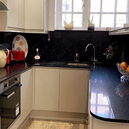 Stylish And Cosy 3 Bedroom Appartment Лондон Екстериор снимка
