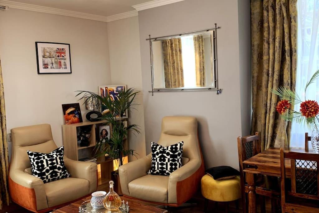 Stylish And Cosy 3 Bedroom Appartment Лондон Екстериор снимка
