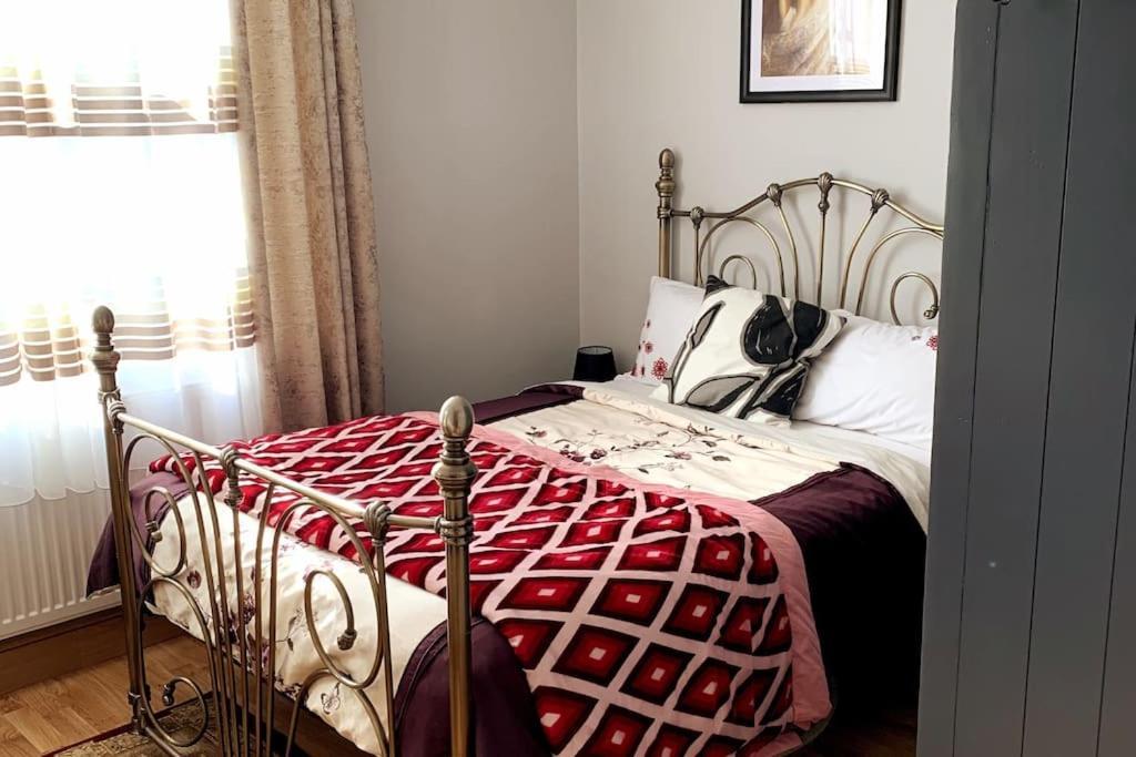 Stylish And Cosy 3 Bedroom Appartment Лондон Екстериор снимка